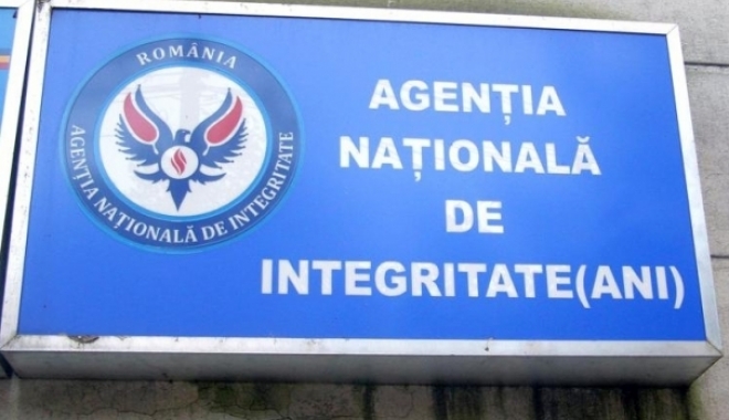 Opt funcționari publici, găsiți în incompatibilitate și conflict de interese de ANI - aniromaniacurataro-1476448128.jpg