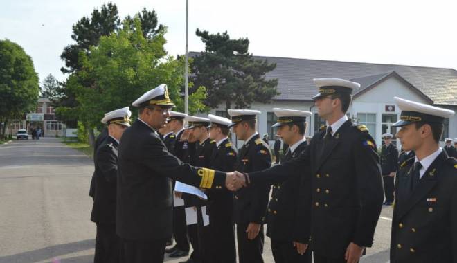 Festivitate de avansare în grad la Academia Navală 