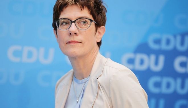 Annegret Kramp-Karrenbauer nu va candida la postul de cancelar - annegret-1581374455.jpg