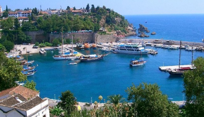 Turiștii români din Turcia pot beneficia de tratament medical de urgență în spitalele publice - antalya-1311164774.jpg