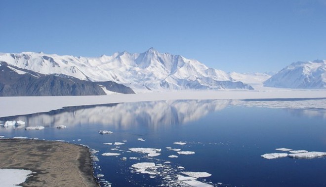 Cutremur de 6,5 grade pe Richter, în largul Antarcticii - antarctica-1326657027.jpg