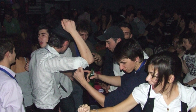 Cum prevenim  consumul de droguri  în cluburi - antidrog1-1496672846.jpg