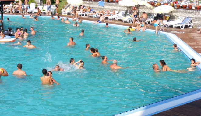 Antifrauda a împărțit amenzi de 758.000 lei, la ștranduri și piscine - antifrauda-1500393176.jpg