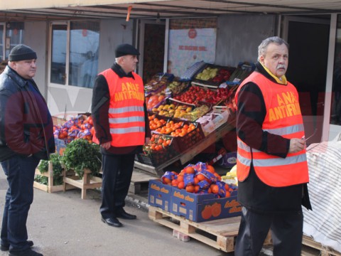 Antifrauda a confiscat 2,7 tone de legume și fructe - antifraudaaconfiscatlegumefructe-1526972725.jpg