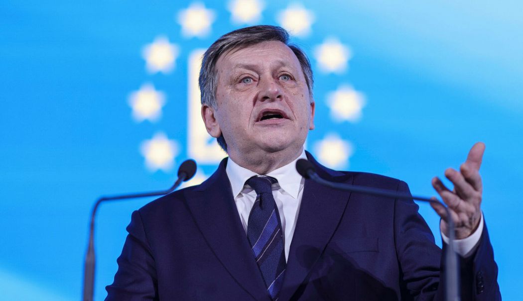 Crin Antonescu: “Dacă voi fi președintele României, nu vom trimite trupe în Ucraina. Punct!” - antonescu-1740498693.jpg