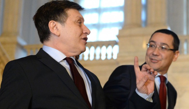 Antonescu se vede în turul doi la prezidențiale cu Ponta, cu 48-52% șanse - antonescusevede-1395253338.jpg