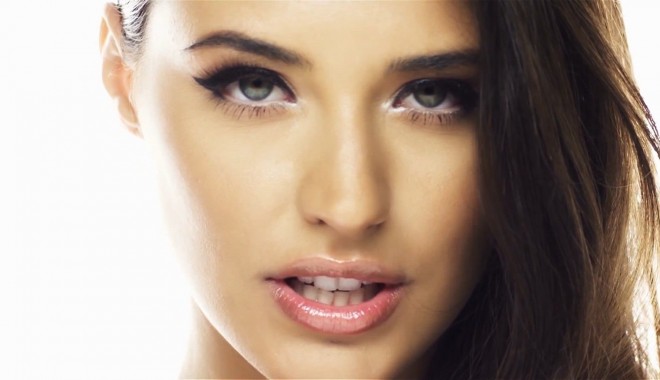 Antonia cântă cu celebrul Jay Sean - antoniaiacobescuwallpaper-1399545727.jpg