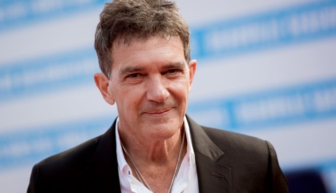 După 21 de zile de izolare, actorul Antonio Banderas a anunțat că s-a vindecat de COVID-19 - antoniobanderas-1598436216.jpg