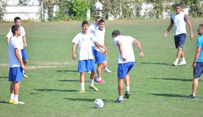 Fotbal / Vezi aici programul echipei FC Farul din această săptămână - antrenamentfcfarul27-1318332698.jpg
