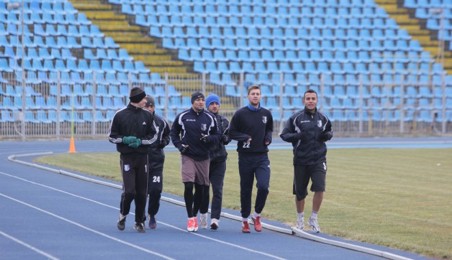 Fotbal / FC Farul nu se poate baza pe patru jucători în meciul cu Chindia - antrenamentfcfarul8-1368194894.jpg