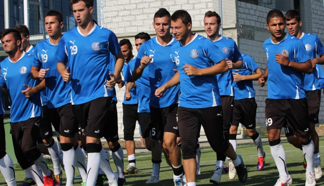 Fotbal / FC Viitorul a plecat, astăzi, în Turcia - antrenamentviitorulconstanta8-1372423264.jpg