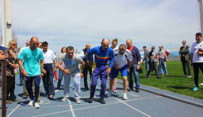 Antrenorul emerit Ioan Veliciu, sărbătorit cu fast pe pista de atletism - antrenoratletism9-1429284341.jpg