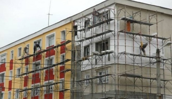 Începe anveloparea blocurilor din Cernavodă - anvelopareblocurighimpele630x418-1350247457.jpg