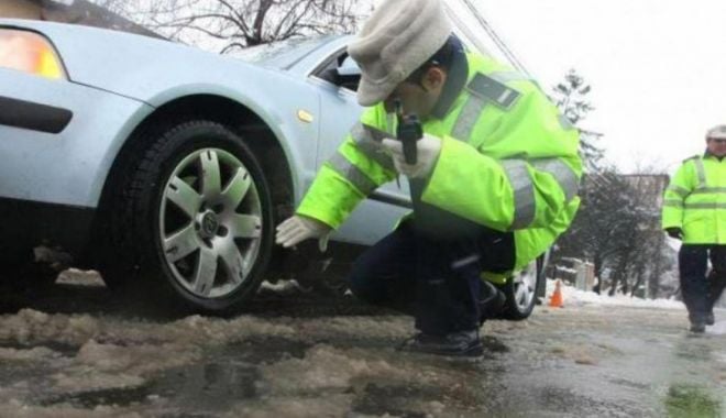 Anvelopele de iarnă, mai ieftine decât amenda dată de Poliție, dacă nu le aveți! - anvelopesursacars-1581111512.jpg