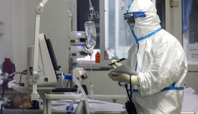 O femeie în vârstă de 70 de ani, confirmată cu COVID-19, s-a sinucis în spital - ap20049181282467e1582021127800-1588421491.jpg