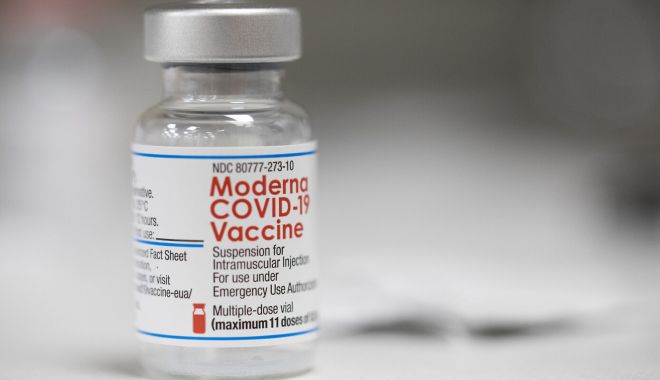 Covid. Noul booster al vaccinului Moderna produce o reacţie imunitară puternică împotriva variantei Omicron