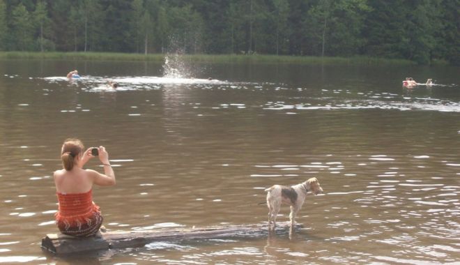 Scăldatul în Lacul Sfânta Ana a fost interzis, pentru protejarea calității apei - apa-1524495735.jpg