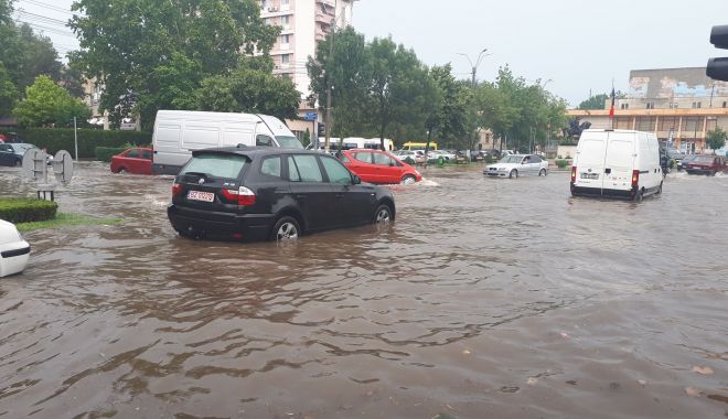 Populația este speriată! A început să curgă cu reclamații - apa-1530800283.jpg