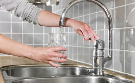 Constanța, fără apă rece. Iată zonele afectate - apadelarobinet538x332-1556447651.jpg