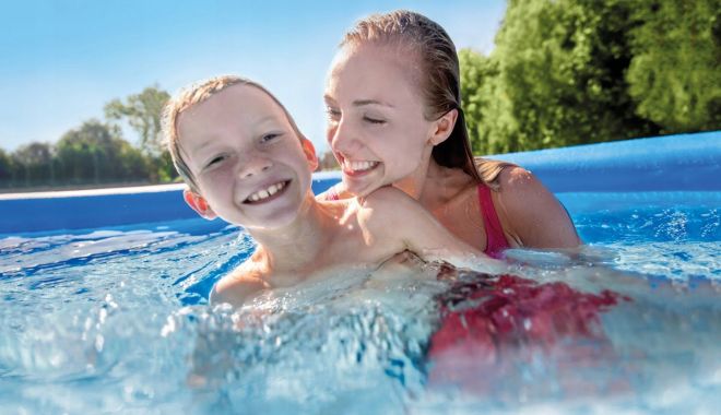 Atenţie la apa din piscine! Cum afectează clorul din apă sănătatea pielii - apalapiscina-1658048642.jpg