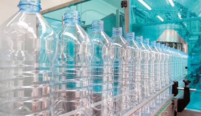 ALERTĂ ÎN ROMÂNIA! APĂ PLATĂ CU MICROBI, ÎN SUPERMARKETURI. IATĂ CELE CINCI MĂRCI CU PROBLEME - apaplataevianss-1458394377.jpg