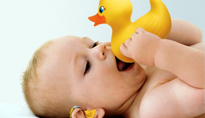 Aparatele auditive, șansa copiilor  cu probleme de auz să nu fie izolați - aparateleauditiveiiajuta-1392663354.jpg