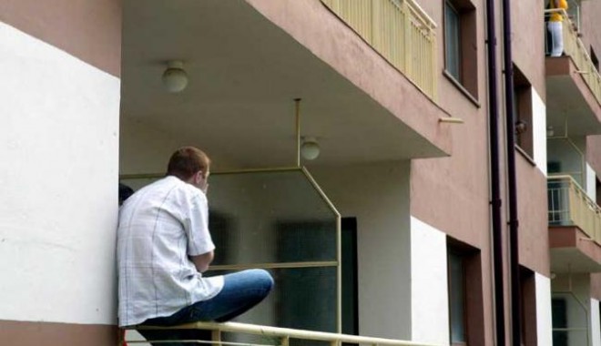 Dobrogenii nu mai au bani pentru construcția de case - apartamentepentrutinericubanidel-1351547015.jpg
