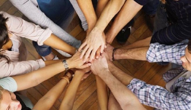 Apel umanitar! O profesoară tânără, îndrăgită de elevi, are nevoie de ajutorul nostru!