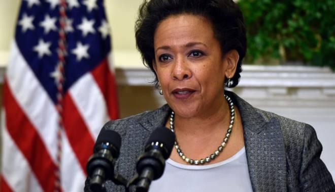 Loretta Lynch a depus jurământul ca ministru al justiției. Este prima femeie de culoare în această funcție - aplorettalynchjt1411084x3992-1430215582.jpg