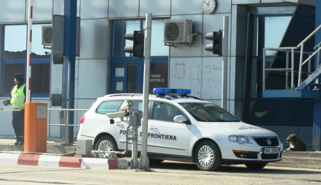 Aproape două mii de nădragi, confiscați la Agigea - aproapedouamiidenadragiagigea-1395938536.jpg