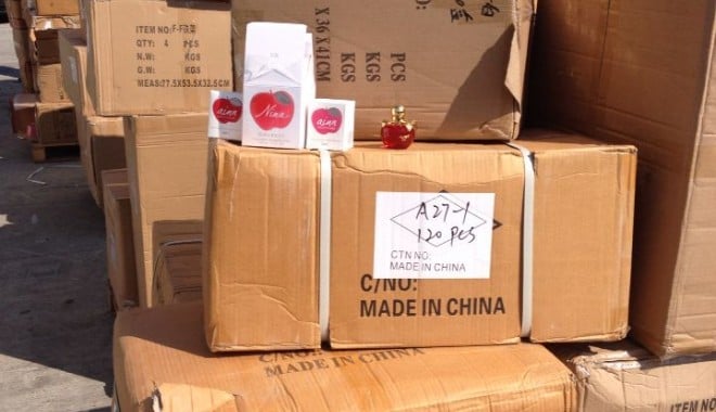 Aproape 2.000 de flacoane cu apă de toaletă, confiscate la Agigea - aproapeflacoane-1397559954.jpg