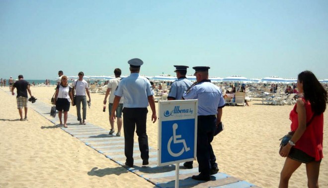 Aproape o mie de turiști  care au petrecut în Bulgaria,  ajutați de polițiștii români - aproapeomieturistipolitistibulga-1399311012.jpg