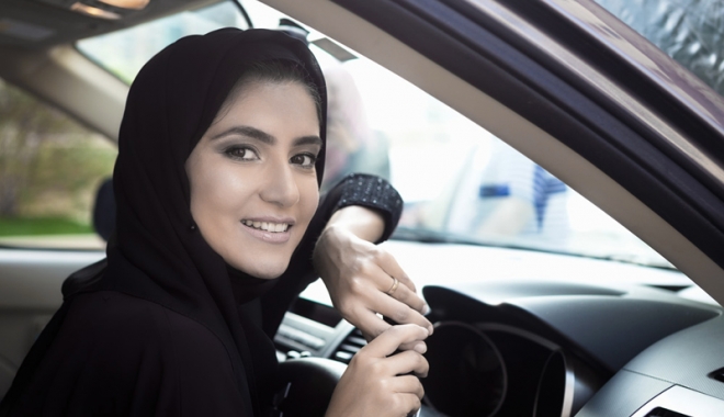 Arabia Saudită: Femeile au dreptul la permis de conducere - arabia-1506518900.jpg