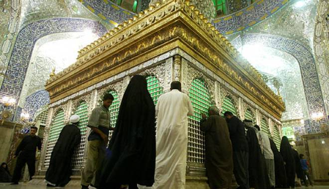 Explozie puternică la o moschee din Arabia Saudită! - arabiasauditashiapraying-1432299268.jpg