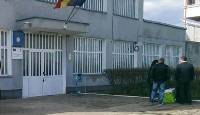 Polițist de la Penitenciarul Arad, găsit împușcat în post - arad-1571562252.jpg