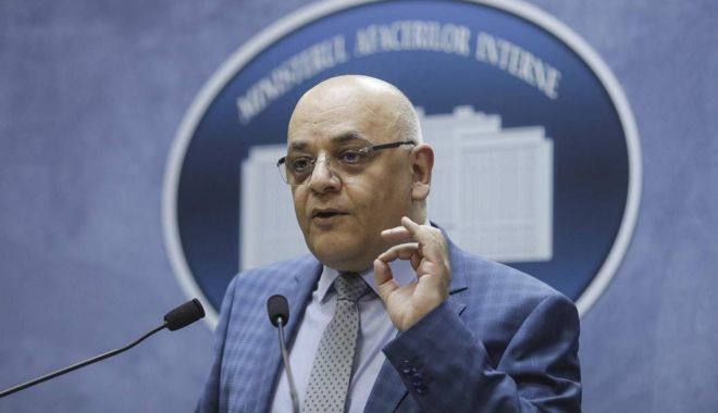 Raed Arafat: Trei pompieri au fost răniți în incendiul de la rafinăria Petromidia