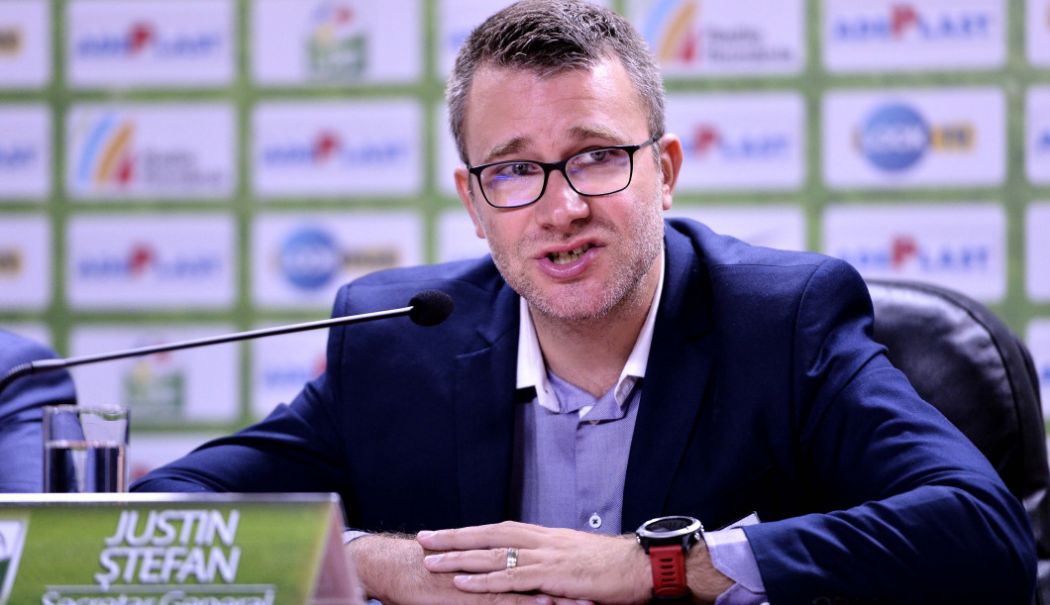 Justin Ștefan (LPF): „Pentru arbitri, sistemul VAR reprezintă o presiune foarte mare” - arbitri-var-1737725123.jpg