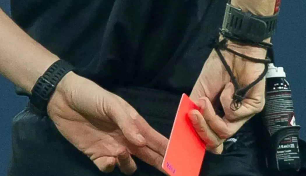 Scene șocante! O arbitră de 17 ani a fost bătută pe teren - arbitrufotoimago-1772980480.webp