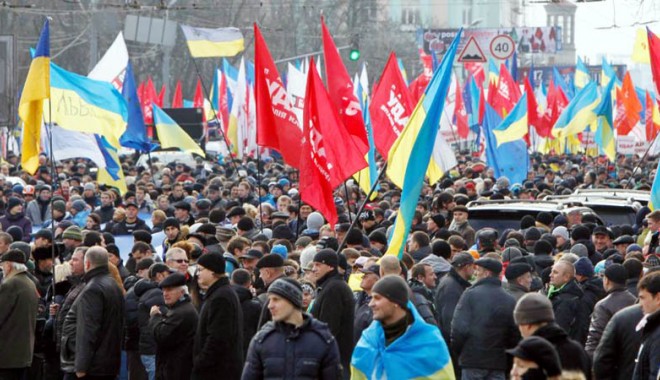 Arde Kievul: Opoziția cere demisia președintelui Viktor Ianukovici! - ardekiev1-1385994203.jpg