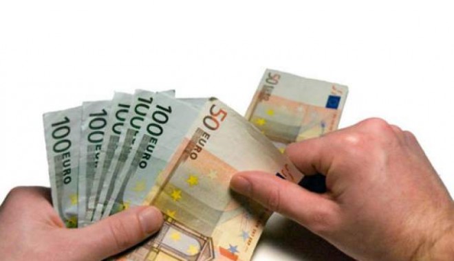 Polițist constănțean, reținut pentru luare de mită - arefuzatmitainvaloarede100deeuro-1339845147.jpg