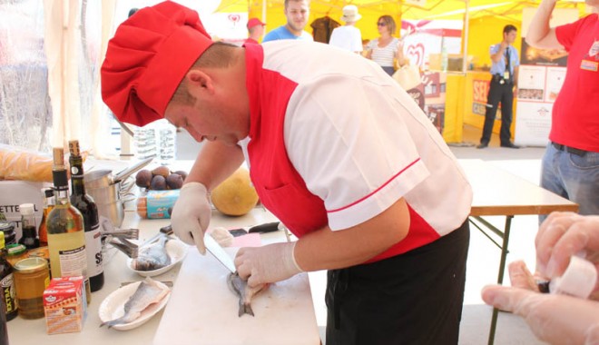 30 de restaurante de renume s-au întrecut în competiția Arena Bucătarilor, organizată de Selgros - arenabucatarilor2-1344778202.jpg
