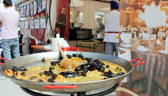 30 de restaurante de renume s-au întrecut în competiția Arena Bucătarilor, organizată de Selgros - arenabucatarilor5-1344778216.jpg