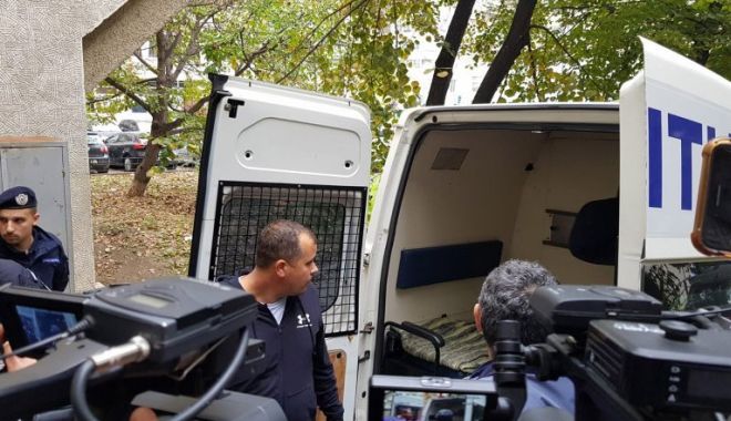 Patru membri ai Clanului Sportivilor, reținuți după ce ar fi incendiat casa grupării rivale Corduneanu - arest-1571840671.jpg