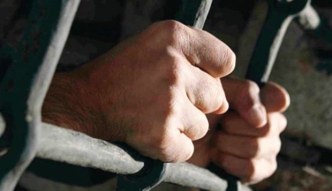 Un bărbat acuzat de proxenetism a fost eliberat în loc să fie dus în arest preventiv - arest-1596612862.jpg