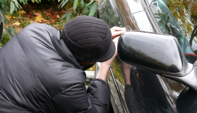 Arestat după comiterea mai multor furturi din autoturisme - arestat-1489161485.jpg