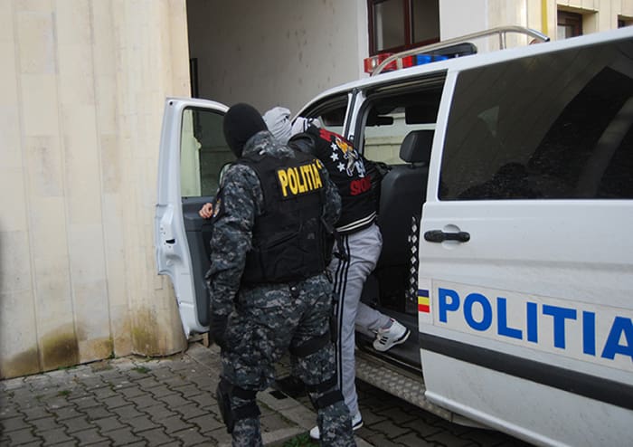 Tâlhărie în zona Trocadero. Ce au transmis polițiștii constănțeni - arestat-trening-gri-1727247193.jpg