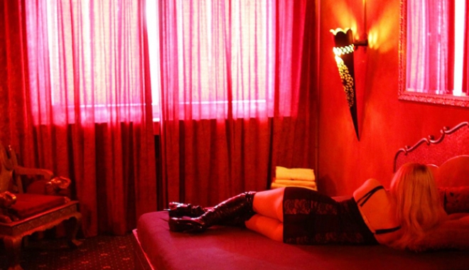 Arestați după ce au jefuit doi tineri, în timp ce se distrau cu o prostituată - arestati2-1513101326.jpg