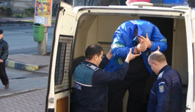 Autorii furtului a 500.000 de lei din mașina unui om de afaceri au fost reținuți - arestatpreventiv-1555400468.jpg
