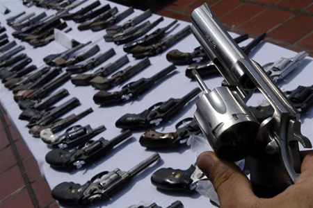 Rusia va furniza Camerunului arme moderne ce vor fi folosite împotriva grupării islamiste Boko Haram - armament1-1421481834.jpg