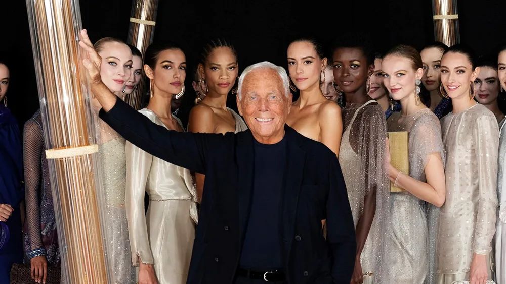 Ce avere lasă Giorgio Armani și cine o va moșteni. Designerul nu a avut soție și nici copii